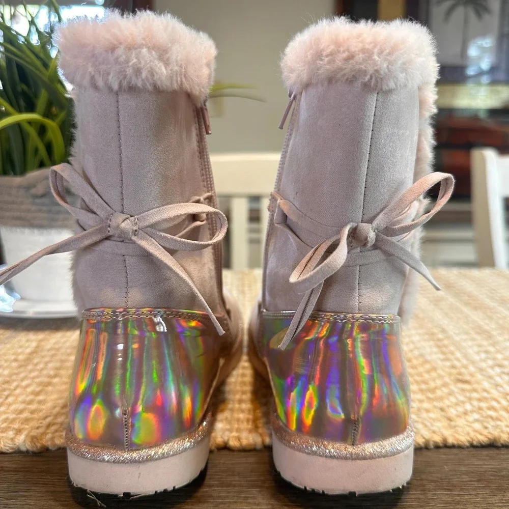 Seychelles Anthropology Girls Blizzard Boots Size 3M‎ Pink Faux Fur Iridescent